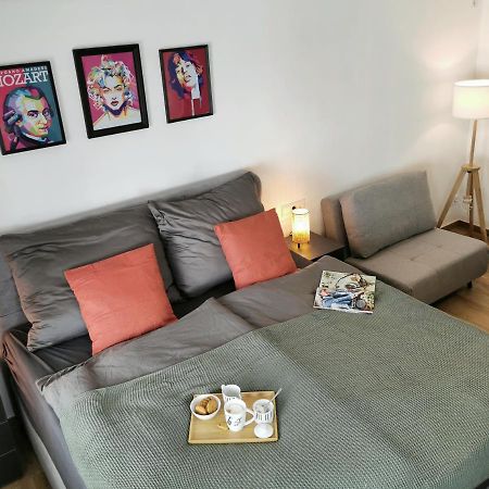 Neues City Center Piano Appartement Mit Netflix クラーゲンフルト エクステリア 写真