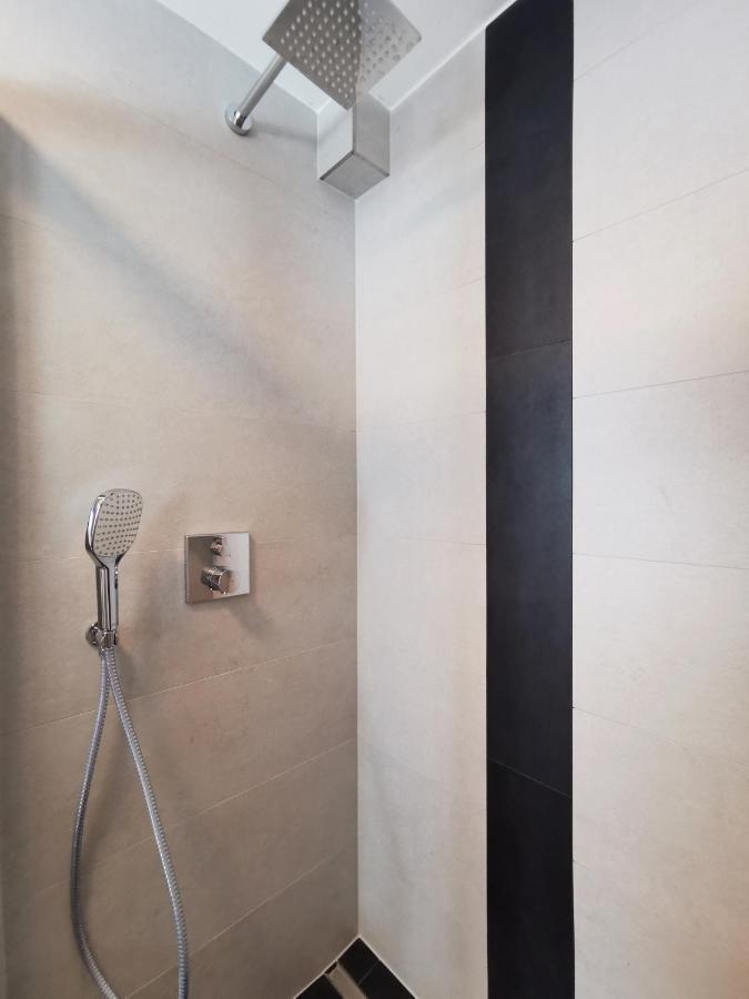 Neues City Center Piano Appartement Mit Netflix クラーゲンフルト エクステリア 写真