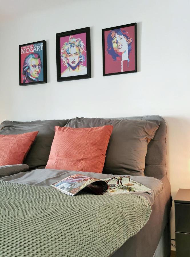 Neues City Center Piano Appartement Mit Netflix クラーゲンフルト エクステリア 写真