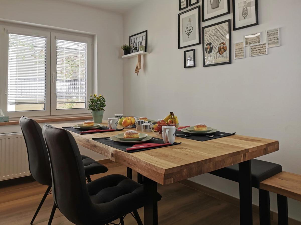 Neues City Center Piano Appartement Mit Netflix クラーゲンフルト エクステリア 写真