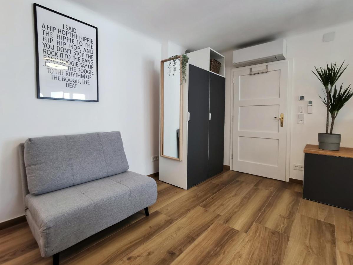 Neues City Center Piano Appartement Mit Netflix クラーゲンフルト エクステリア 写真