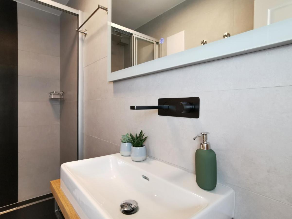 Neues City Center Piano Appartement Mit Netflix クラーゲンフルト エクステリア 写真