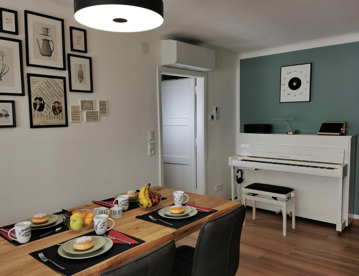 Neues City Center Piano Appartement Mit Netflix クラーゲンフルト エクステリア 写真
